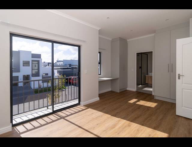 3 BEDROOM TOWNHOUSE TO LET IN SANDOWN
